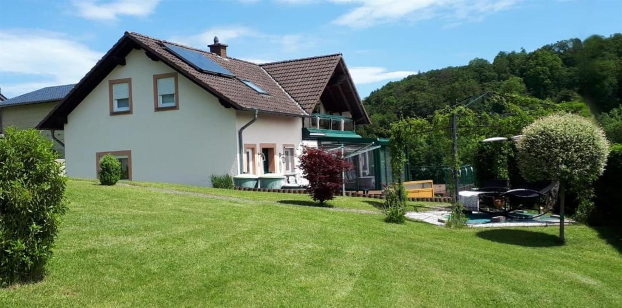 Ferienwohnung Auszeit Waxweiler Bagian luar foto
